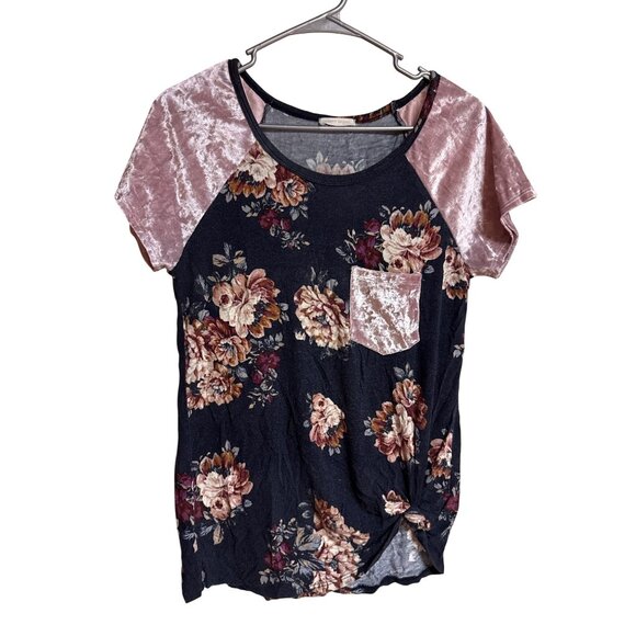 Twenty Second Floral Large Short Sleeve Knit Top With Front Pocket & Knotted Hem - Picture 1 of 8